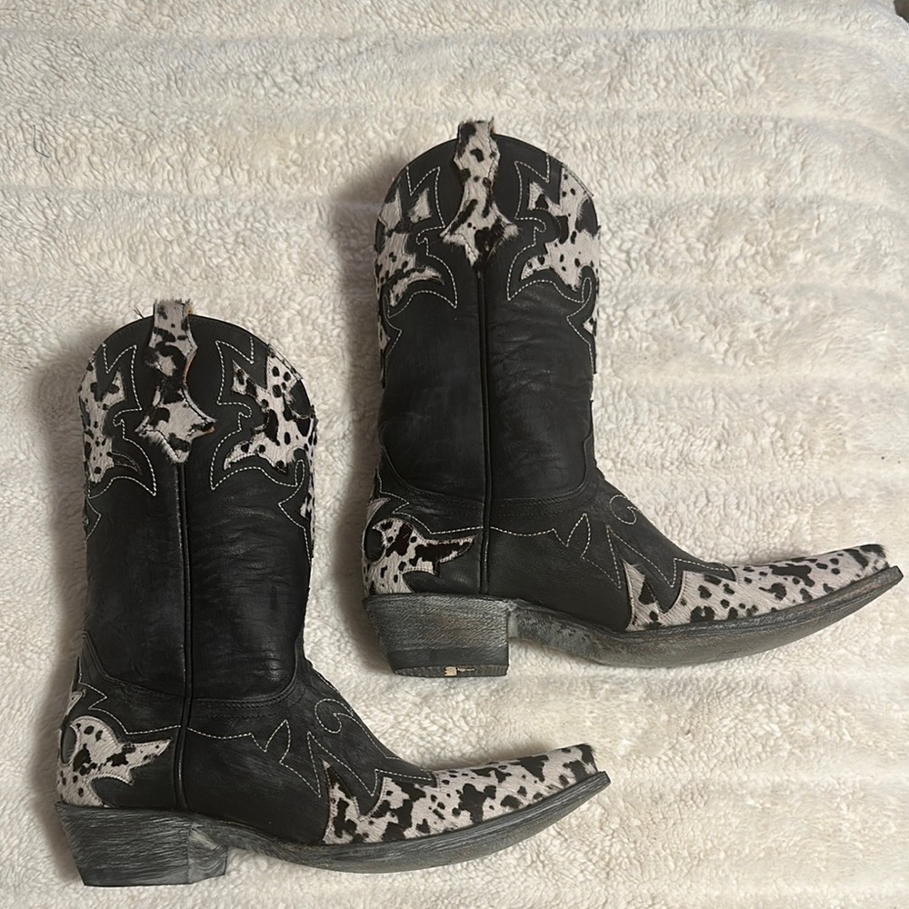 Black and White Western Cowboy Boots